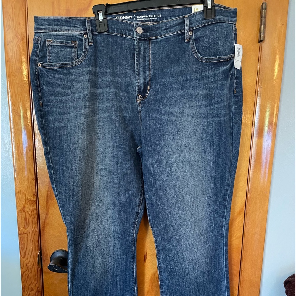Old Navy curvy profile size 18 Jean